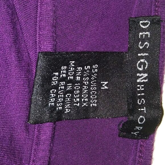 Y2K Purple tee with crystal embellishments on the shoulders & sleeves - Picture 2 of 6
